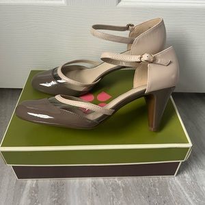 NATURALIZER | Two-Tone High Heel